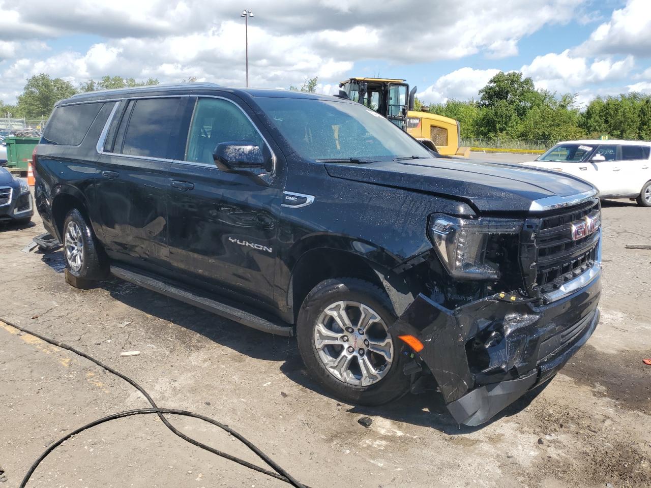 2023 GMC YUKON XL K1500 SLE — снимка 4