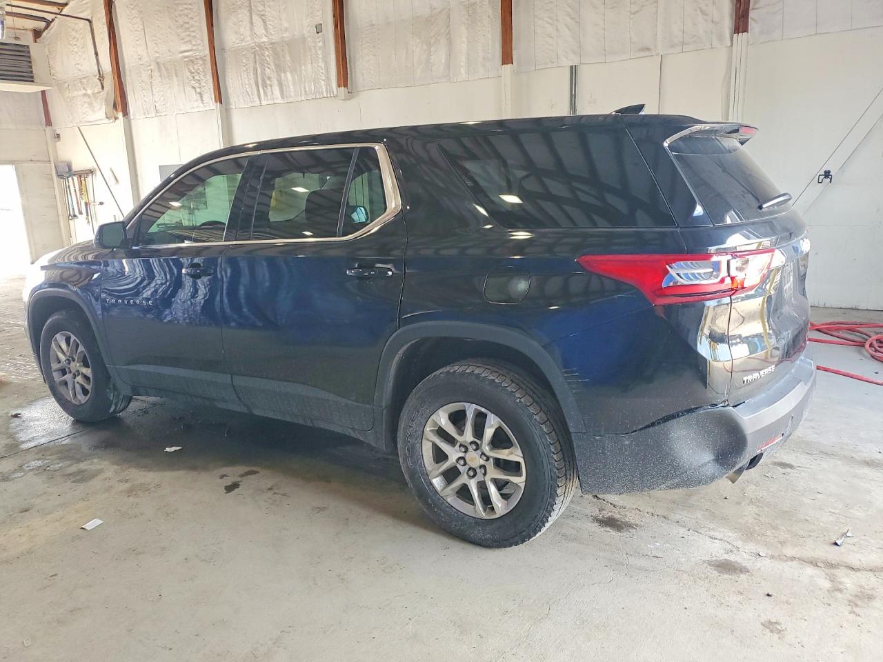 2019 CHEVROLET TRAVERSE LS — снимка 2