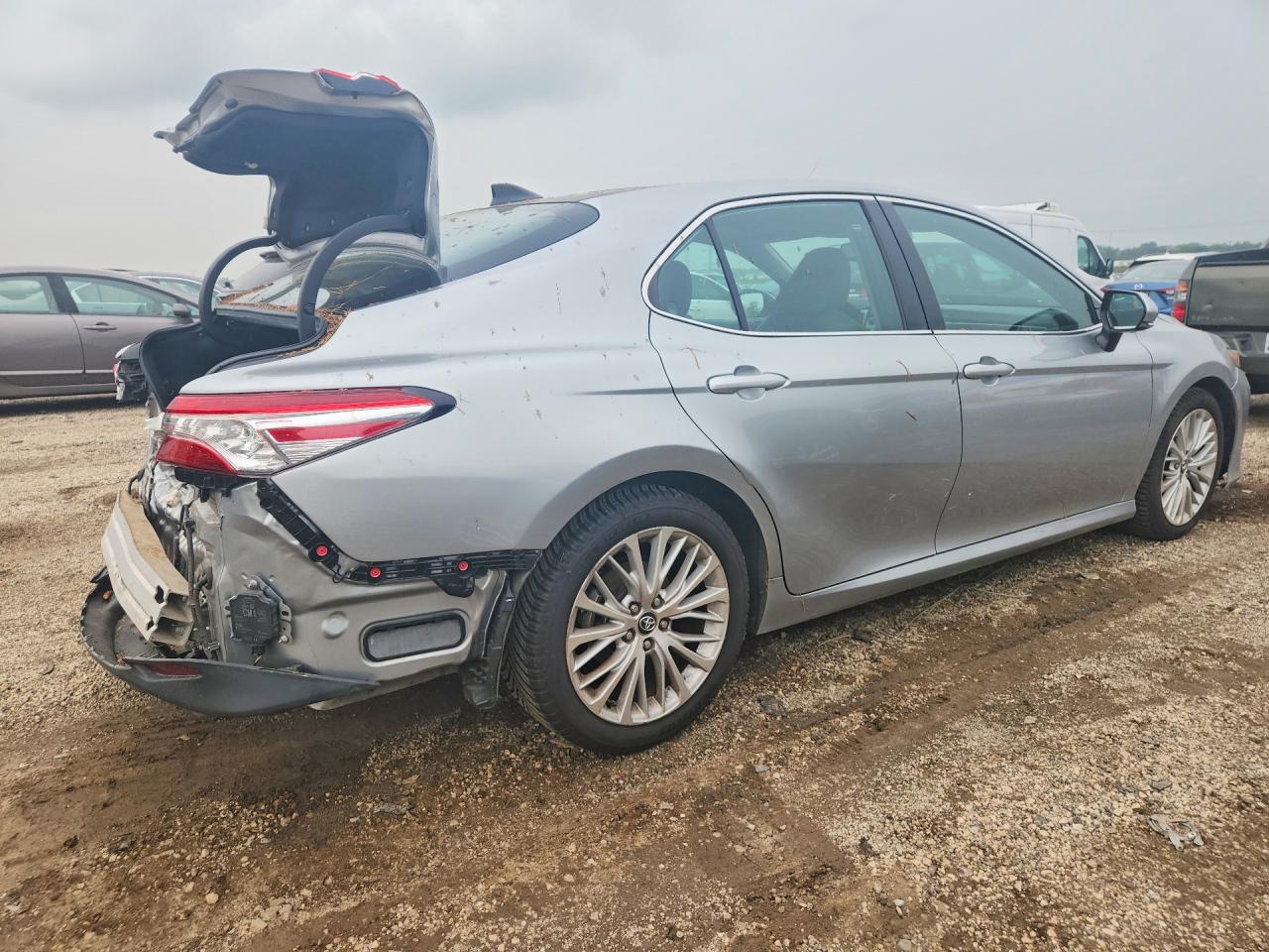 2019 TOYOTA CAMRY XLE — снимка 3