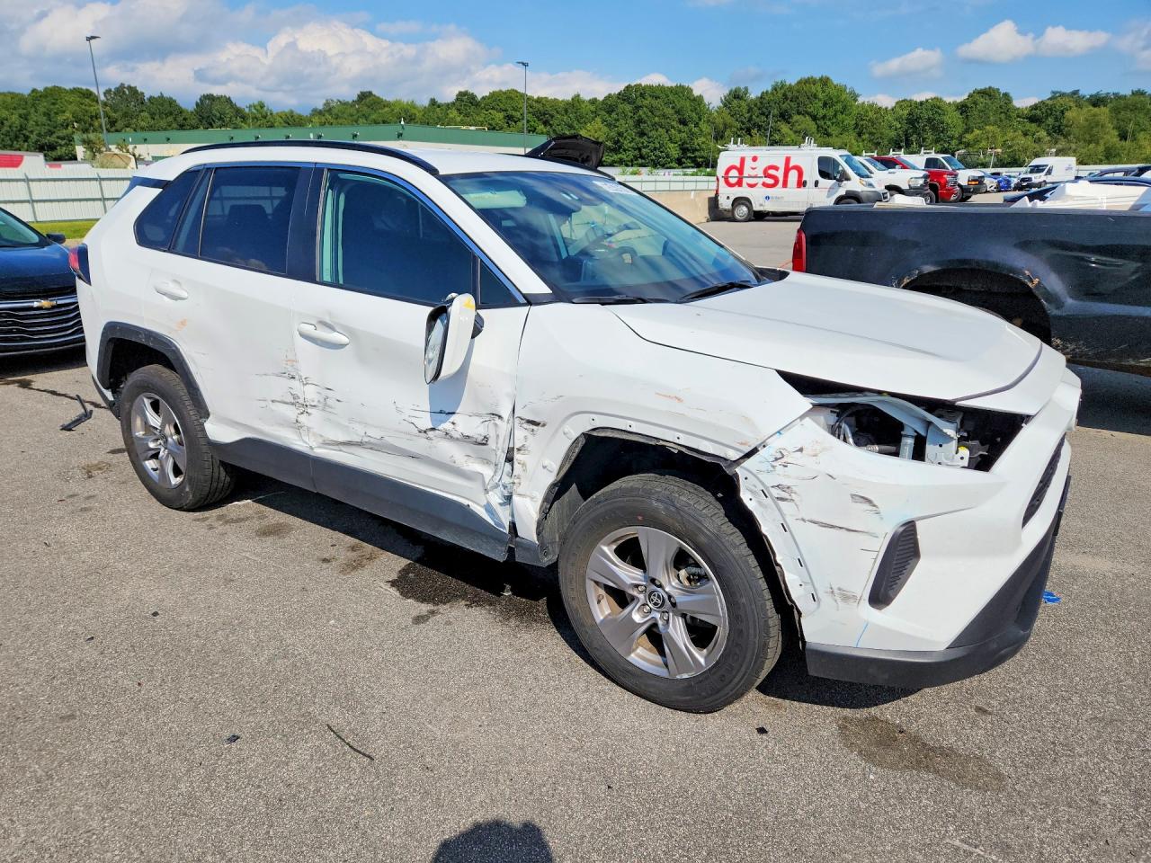 2025 TOYOTA RAV4 XLE — снимка 4