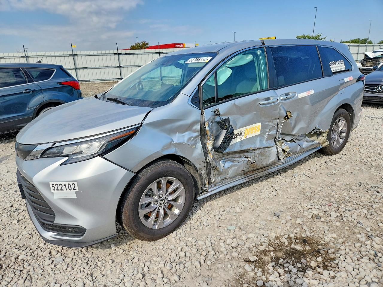 2022 TOYOTA SIENNA LE