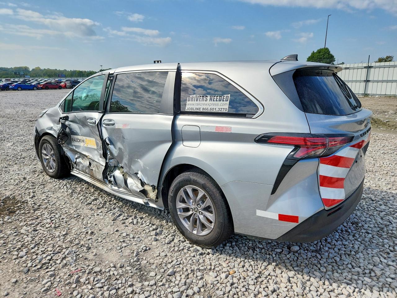 2022 TOYOTA SIENNA LE — снимка 2