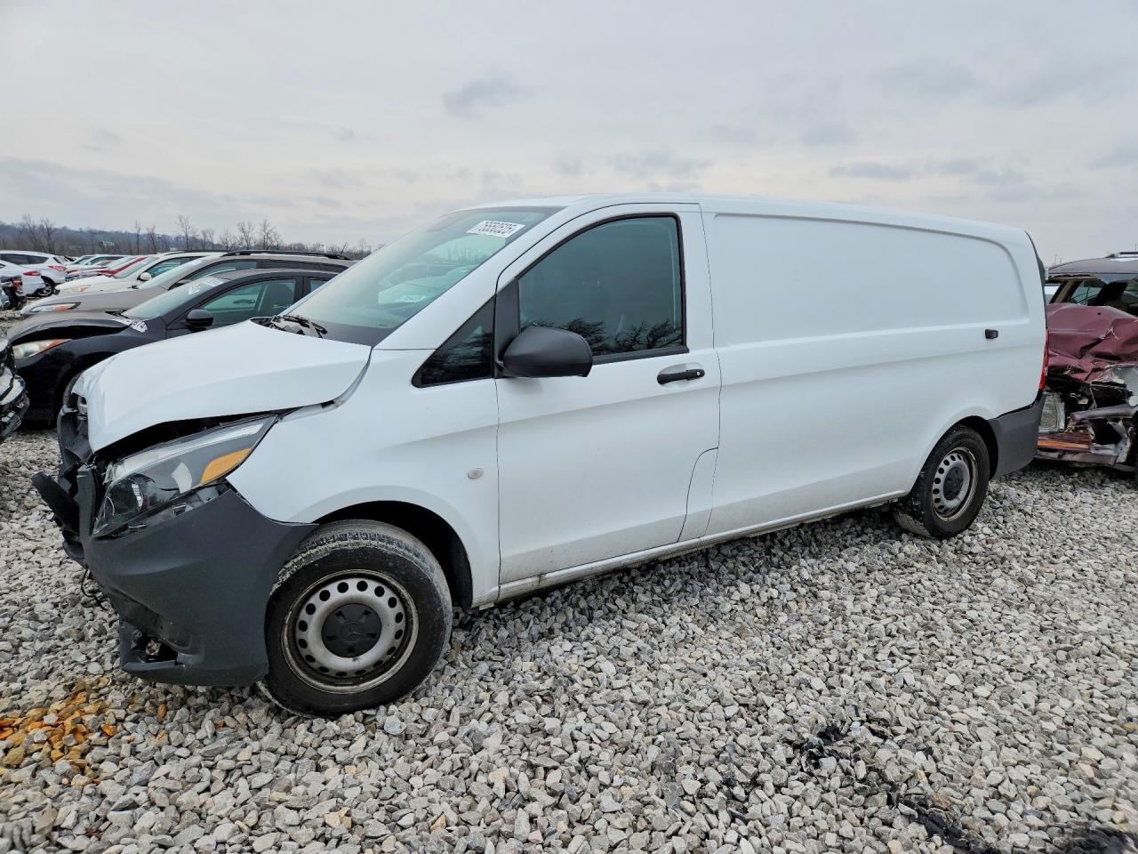 2023 MERCEDES-BENZ METRIS