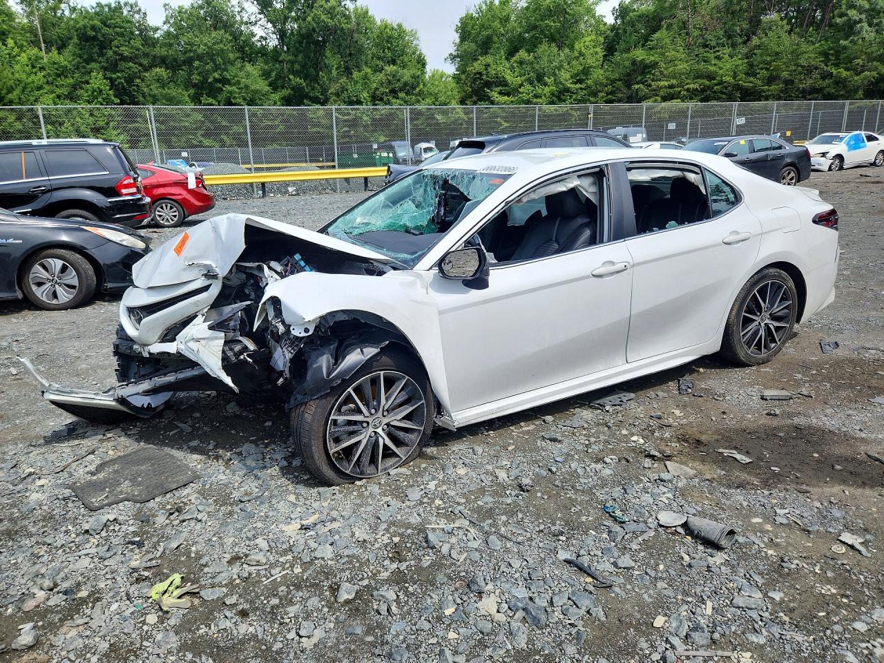 2022 TOYOTA CAMRY SE