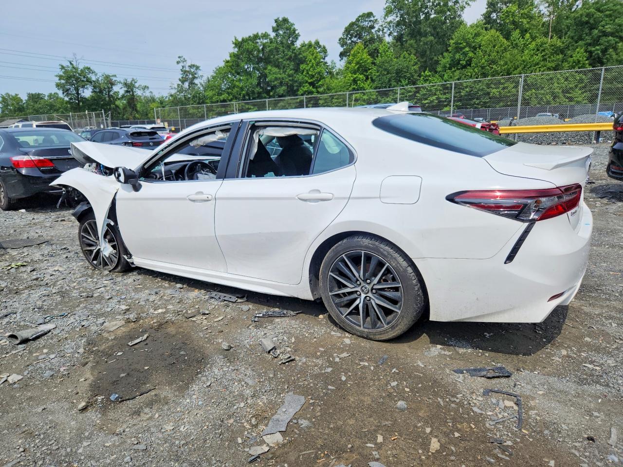 2022 TOYOTA CAMRY SE — снимка 2