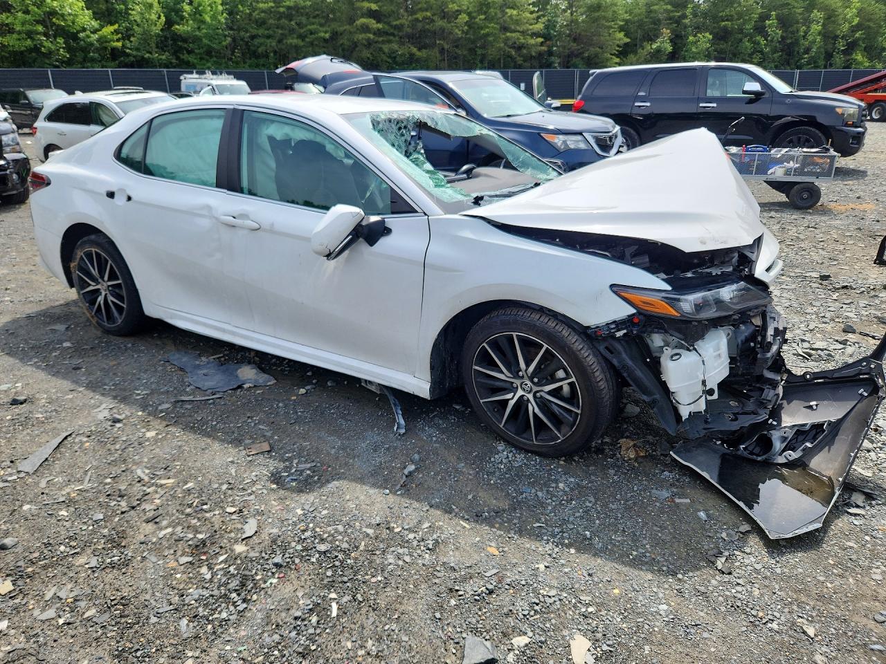2022 TOYOTA CAMRY SE — снимка 4