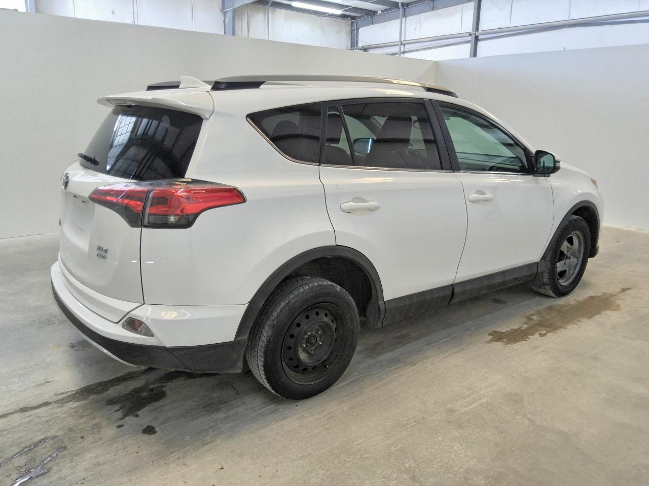 2018 TOYOTA RAV4 XLE — снимка 3