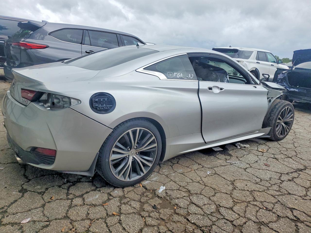 2019 INFINITI Q60 3.0T LUXE — снимка 3