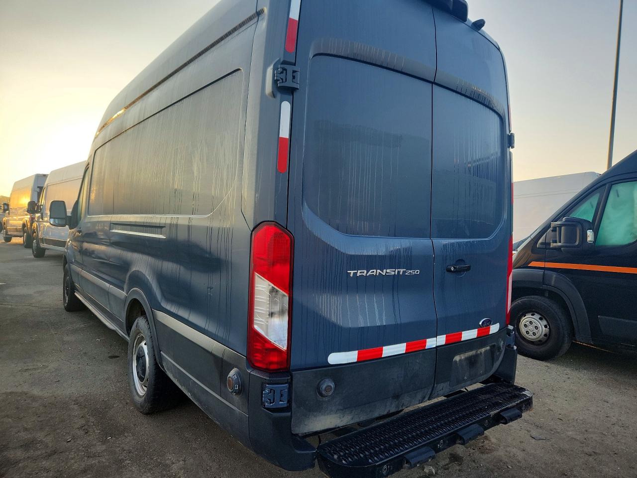 2020 FORD TRANSIT T-250 — снимка 2