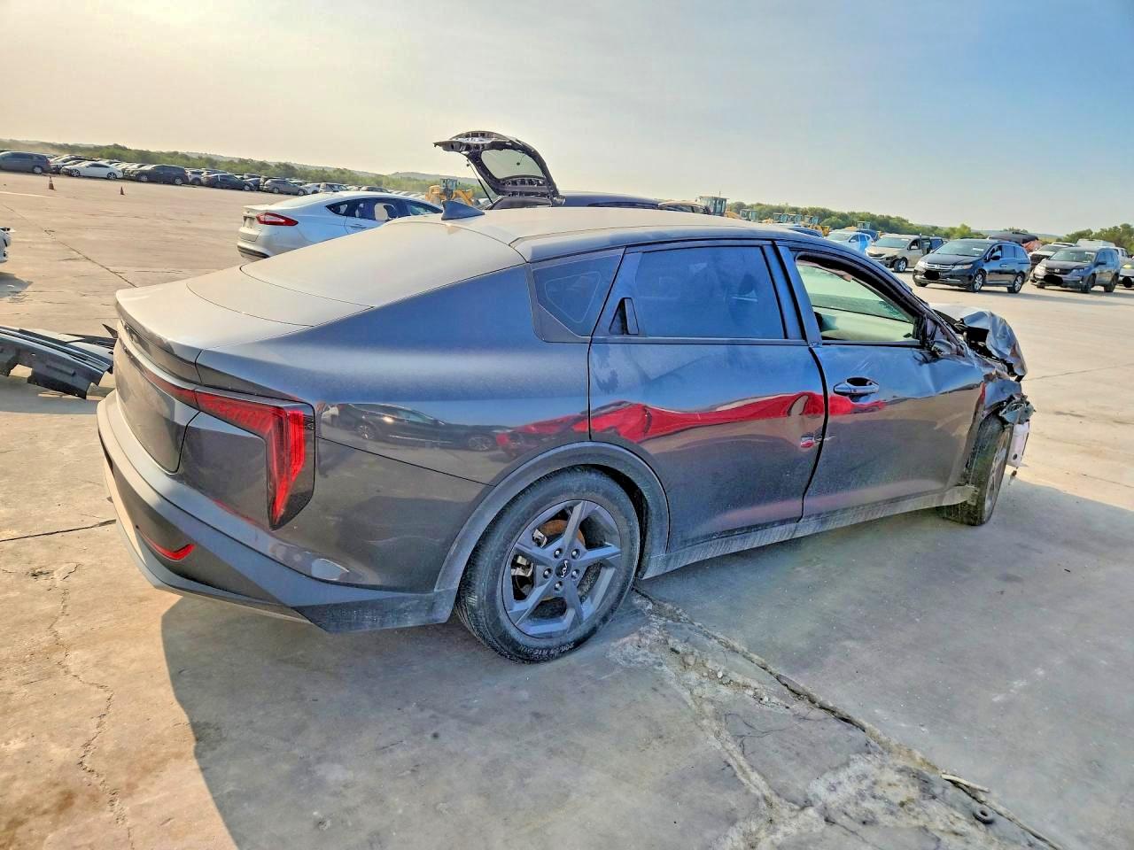 2025 KIA K4 LXS — снимка 3