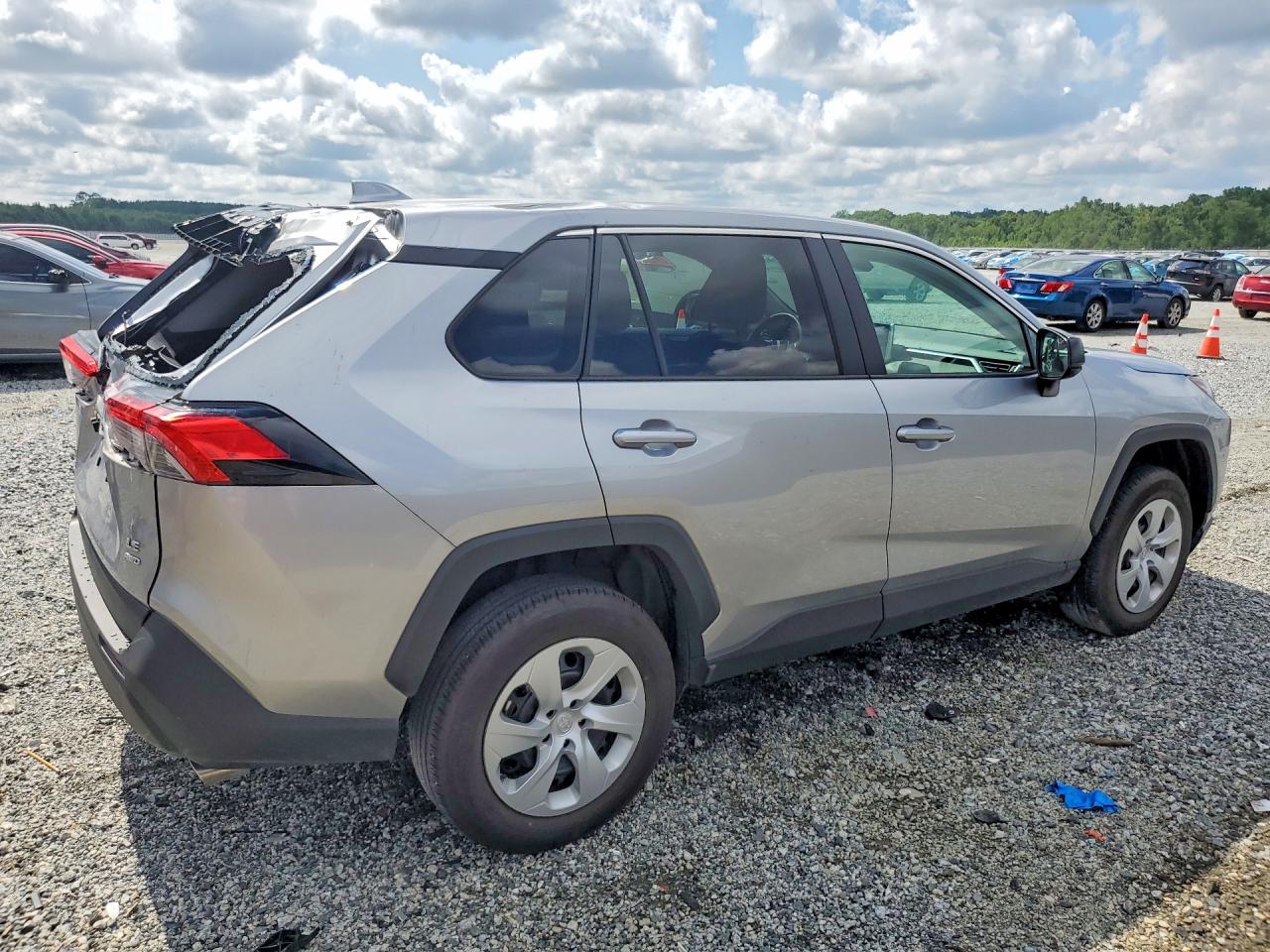2025 TOYOTA RAV4 LE — снимка 3