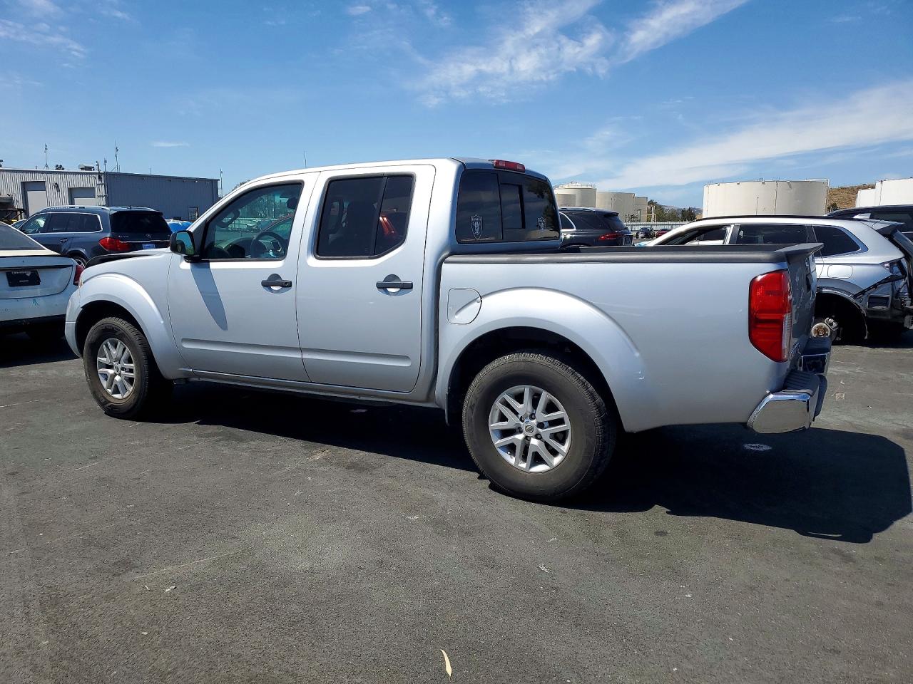 2016 NISSAN FRONTIER SV — снимка 2