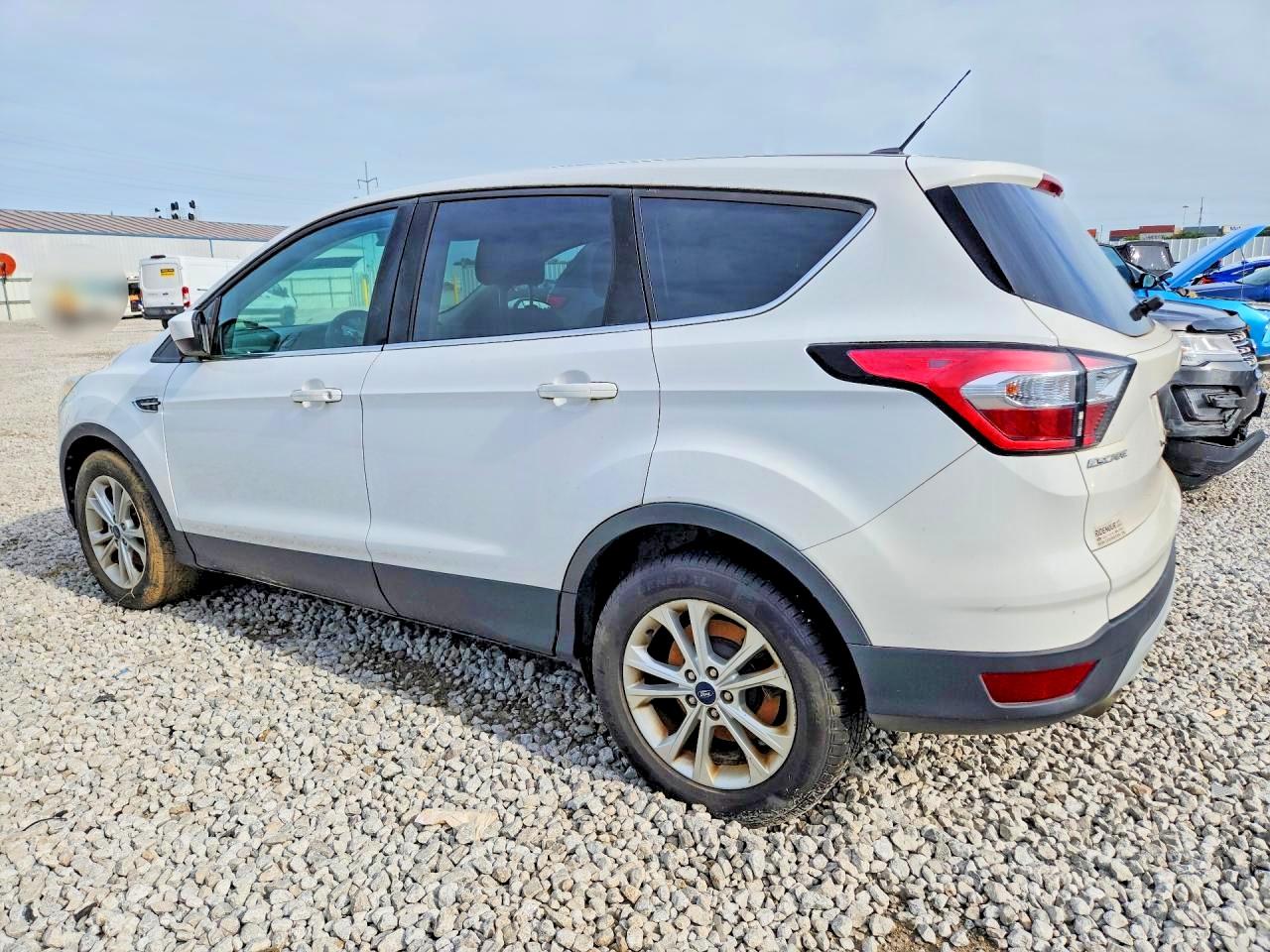 2017 FORD ESCAPE SE — снимка 2