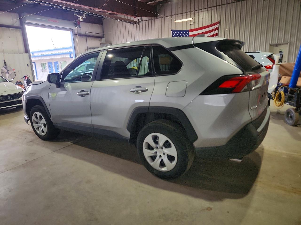 2025 TOYOTA RAV4 LE — снимка 2