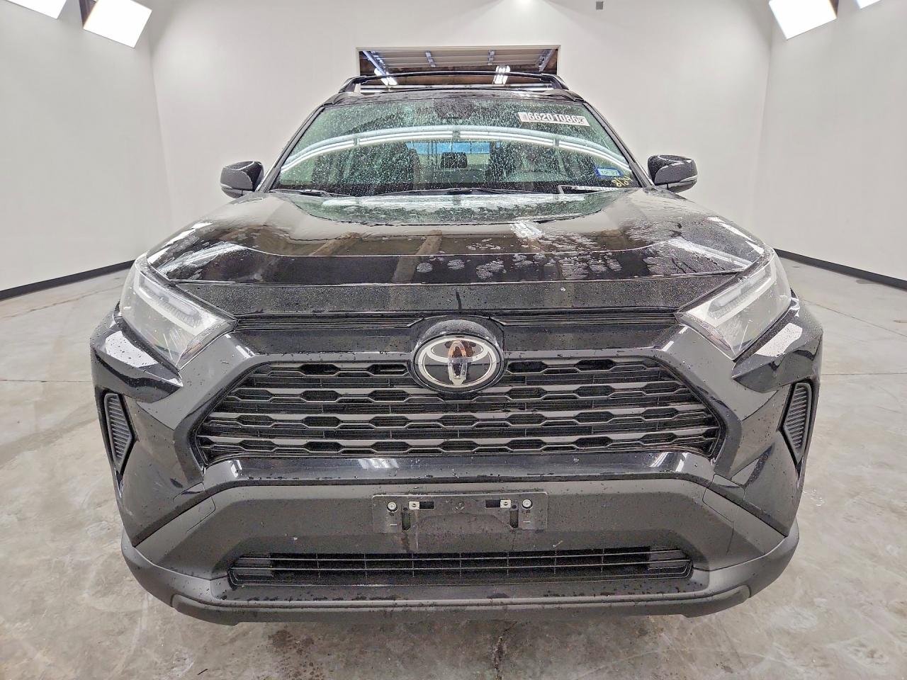 2025 TOYOTA RAV4 HYBRID XLE — снимка 5