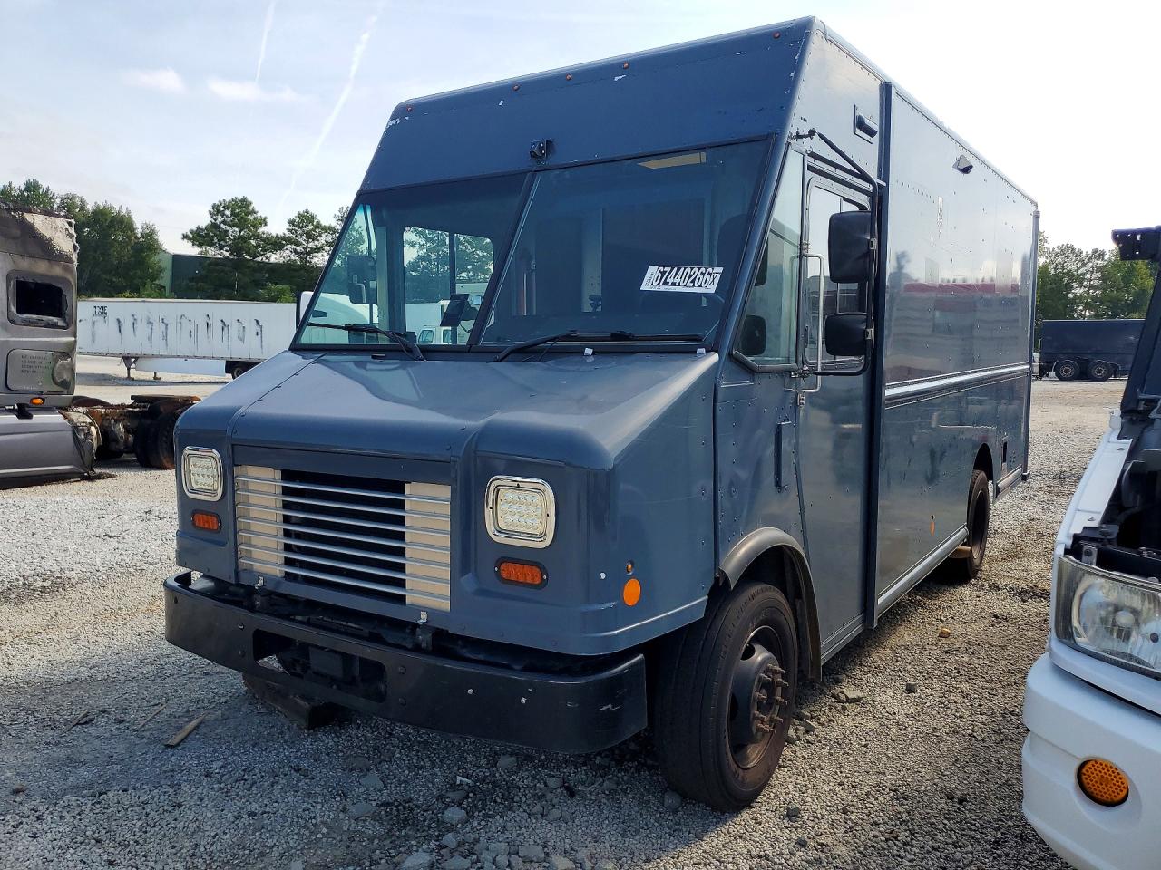 2021 FORD F59