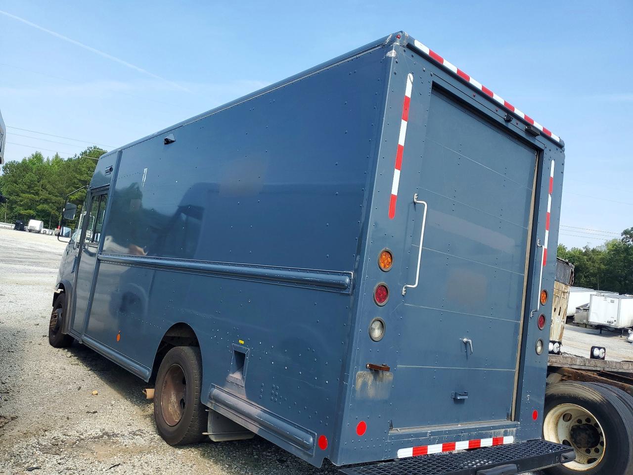 2021 FORD F59 — photo 2