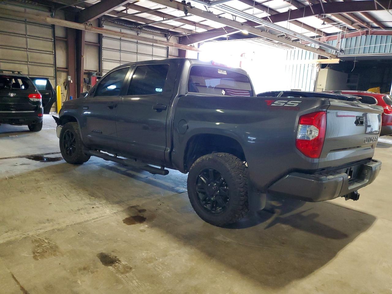 2021 TOYOTA TUNDRA CREWMAX SR5 — снимка 2