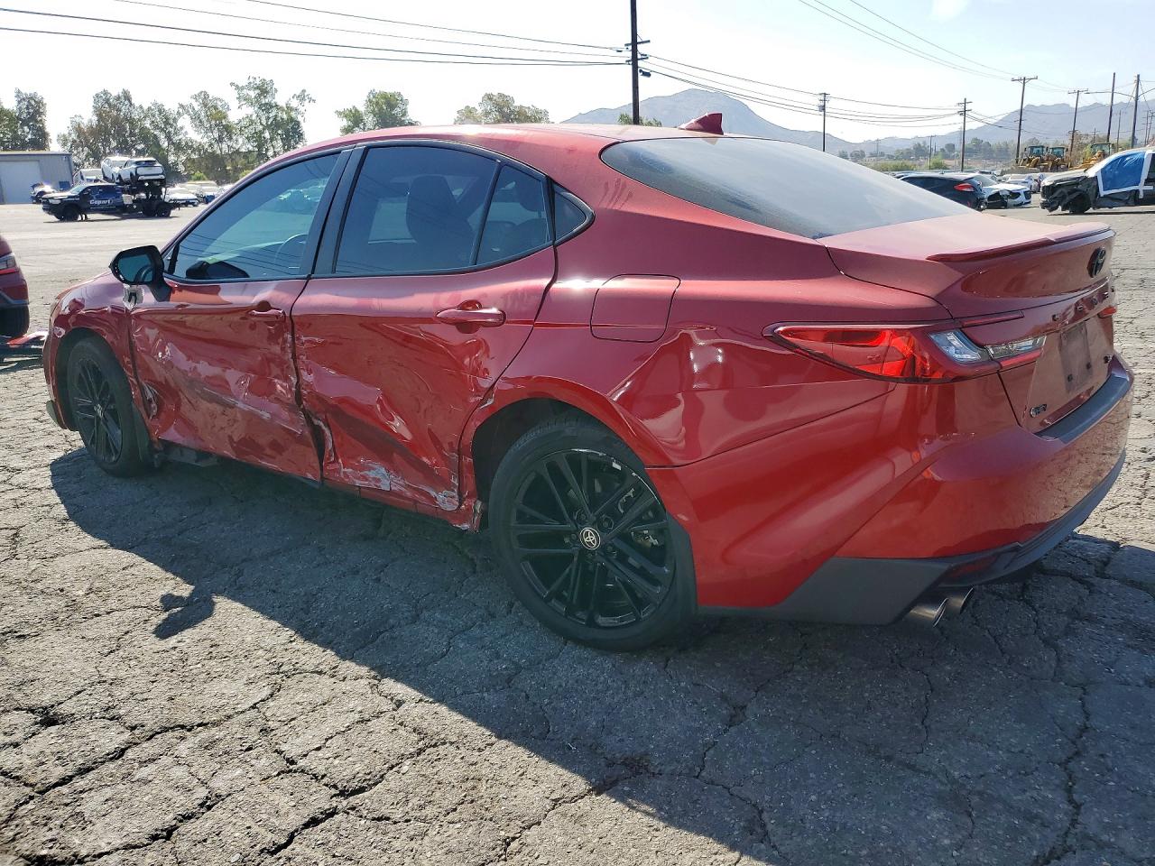 2025 TOYOTA CAMRY SE — снимка 2