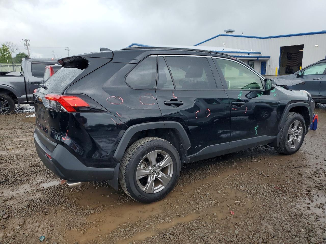 2024 TOYOTA RAV4 HYBRID XLE — снимка 3