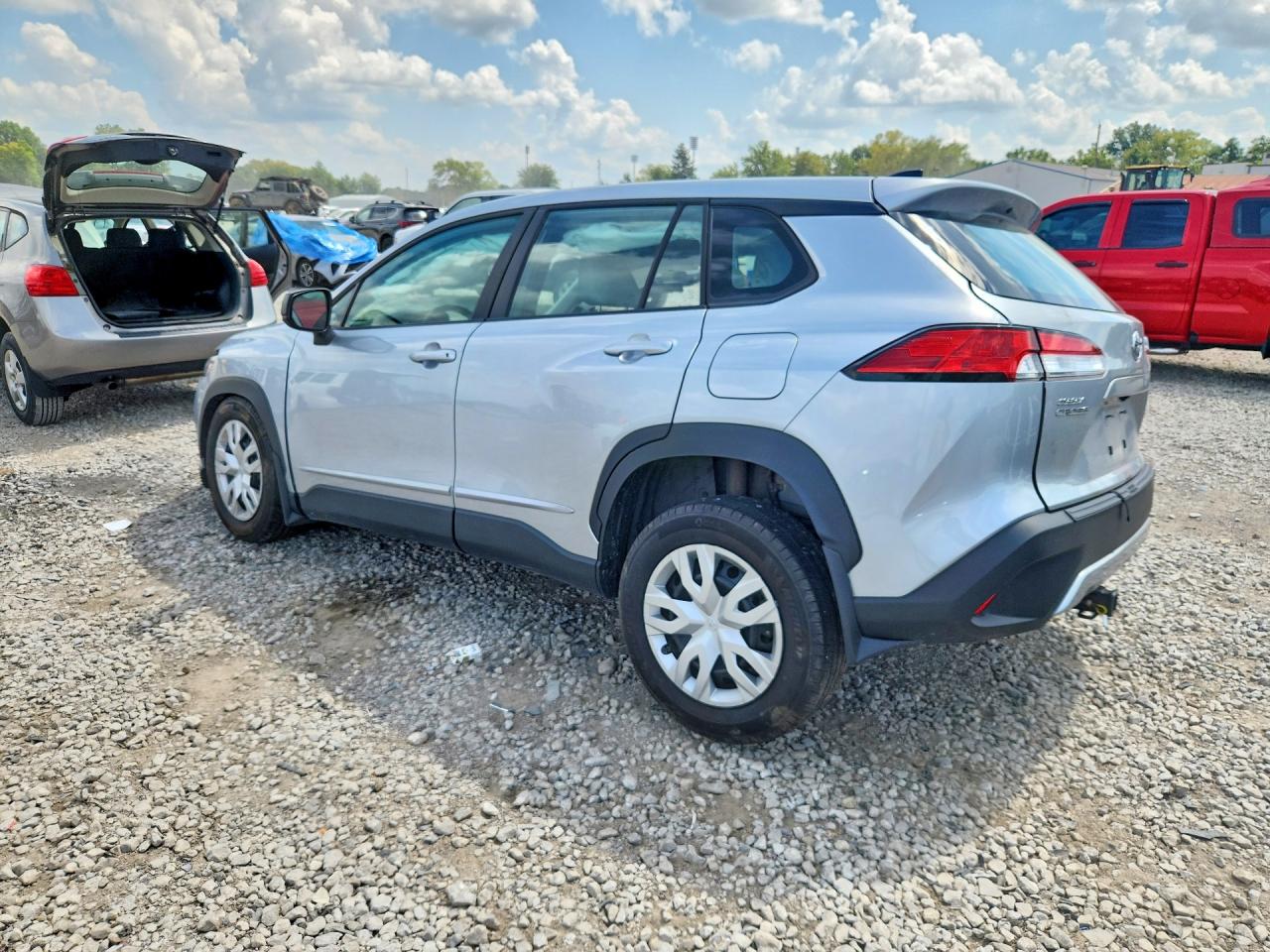 2025 TOYOTA COROLLA CROSS L — снимка 2