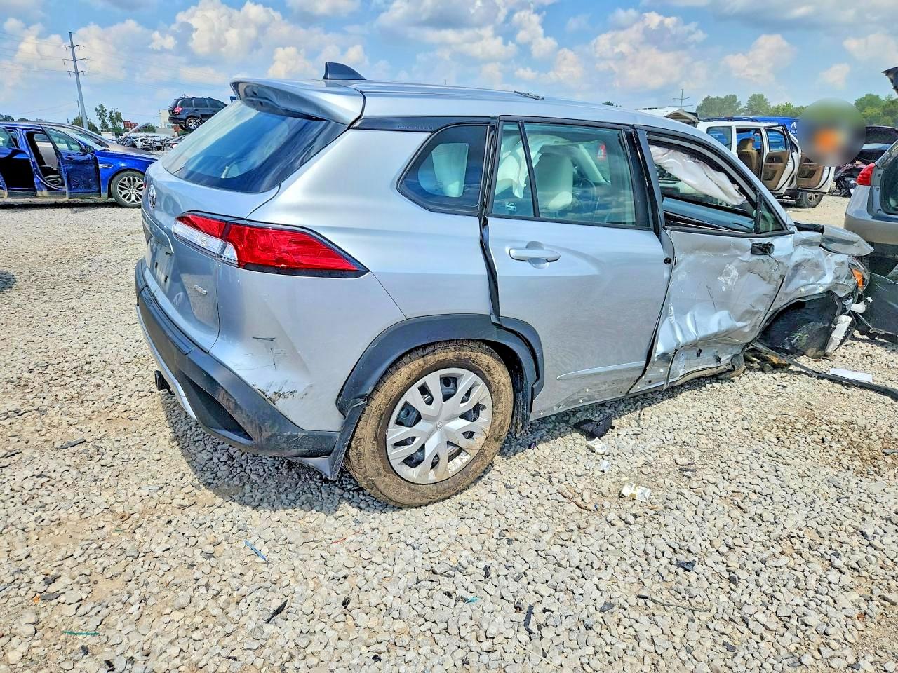2025 TOYOTA COROLLA CROSS L — снимка 3