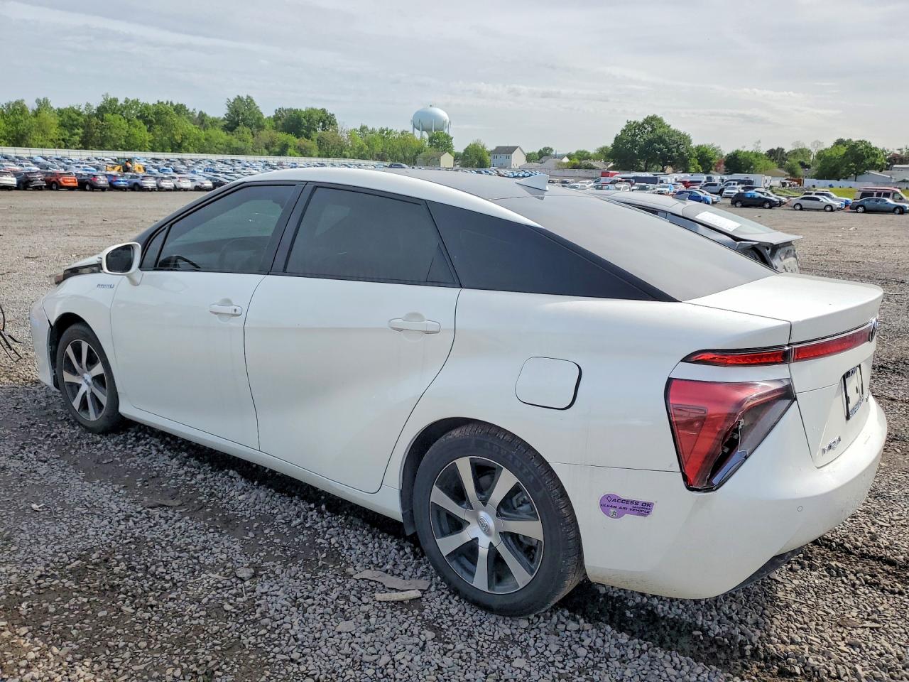 2019 TOYOTA MIRAI BASE — снимка 2