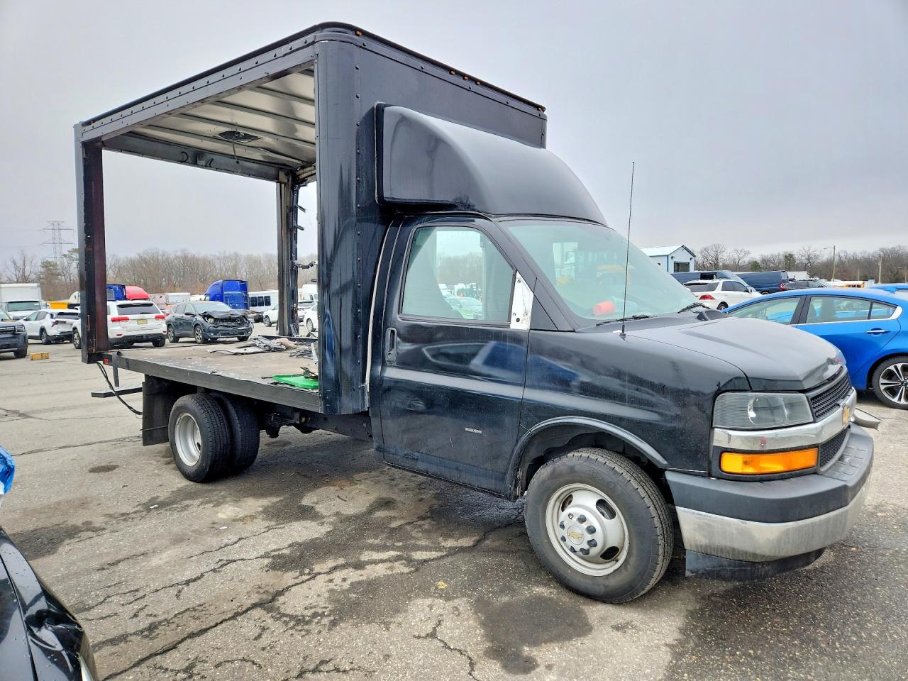 2023 CHEVROLET EXPRESS G3500 LS — снимка 4