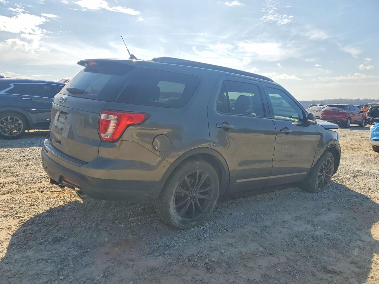 2018 FORD EXPLORER XLT — снимка 3