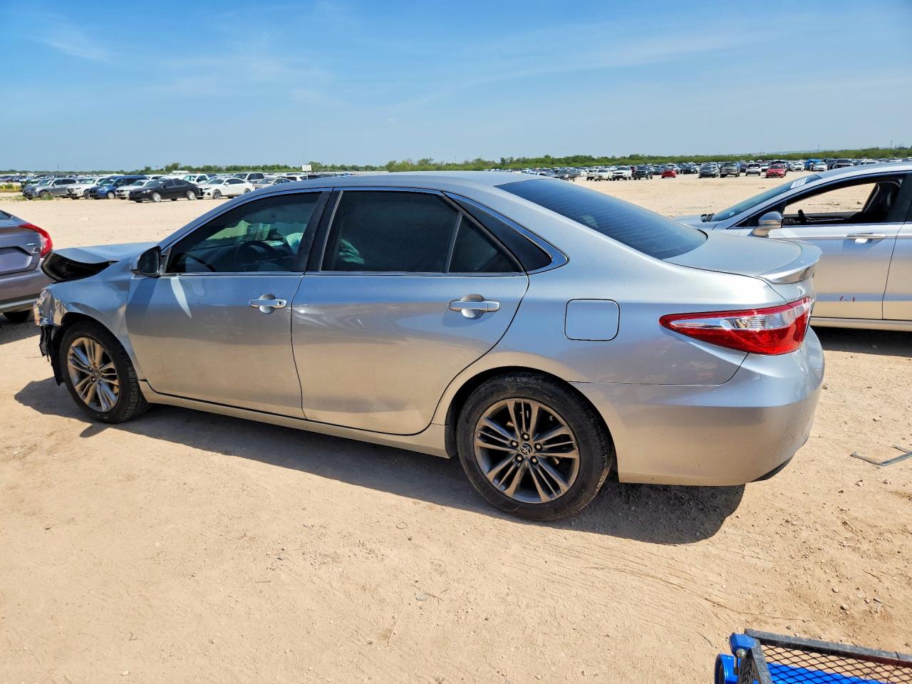 2016 TOYOTA CAMRY SE — снимка 2