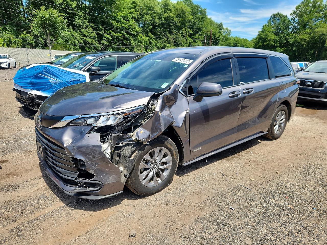 2021 TOYOTA SIENNA LE