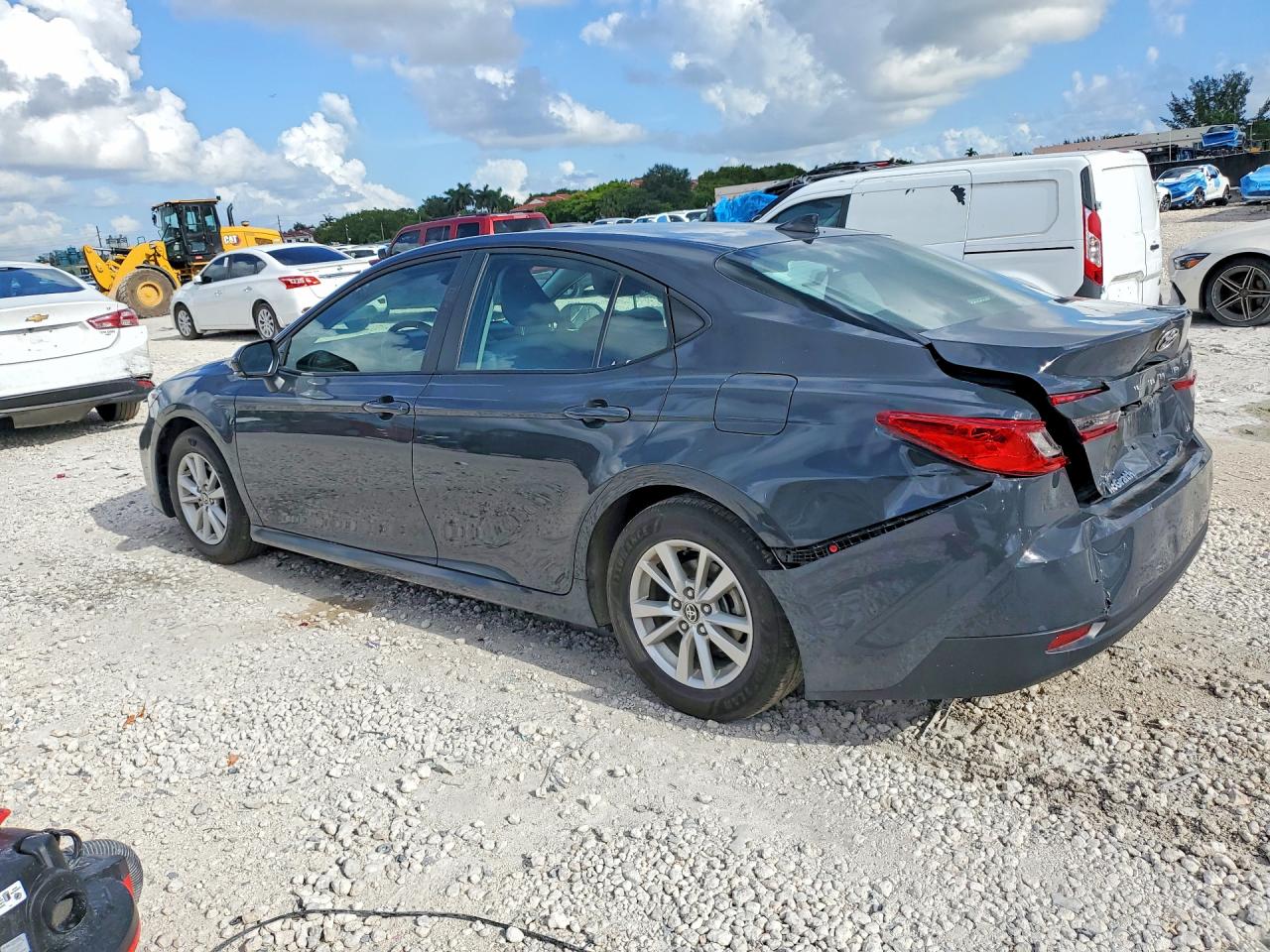 2025 TOYOTA CAMRY LE — снимка 2