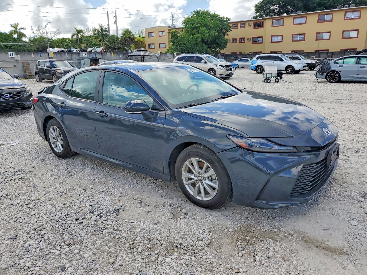 2025 TOYOTA CAMRY LE — снимка 4