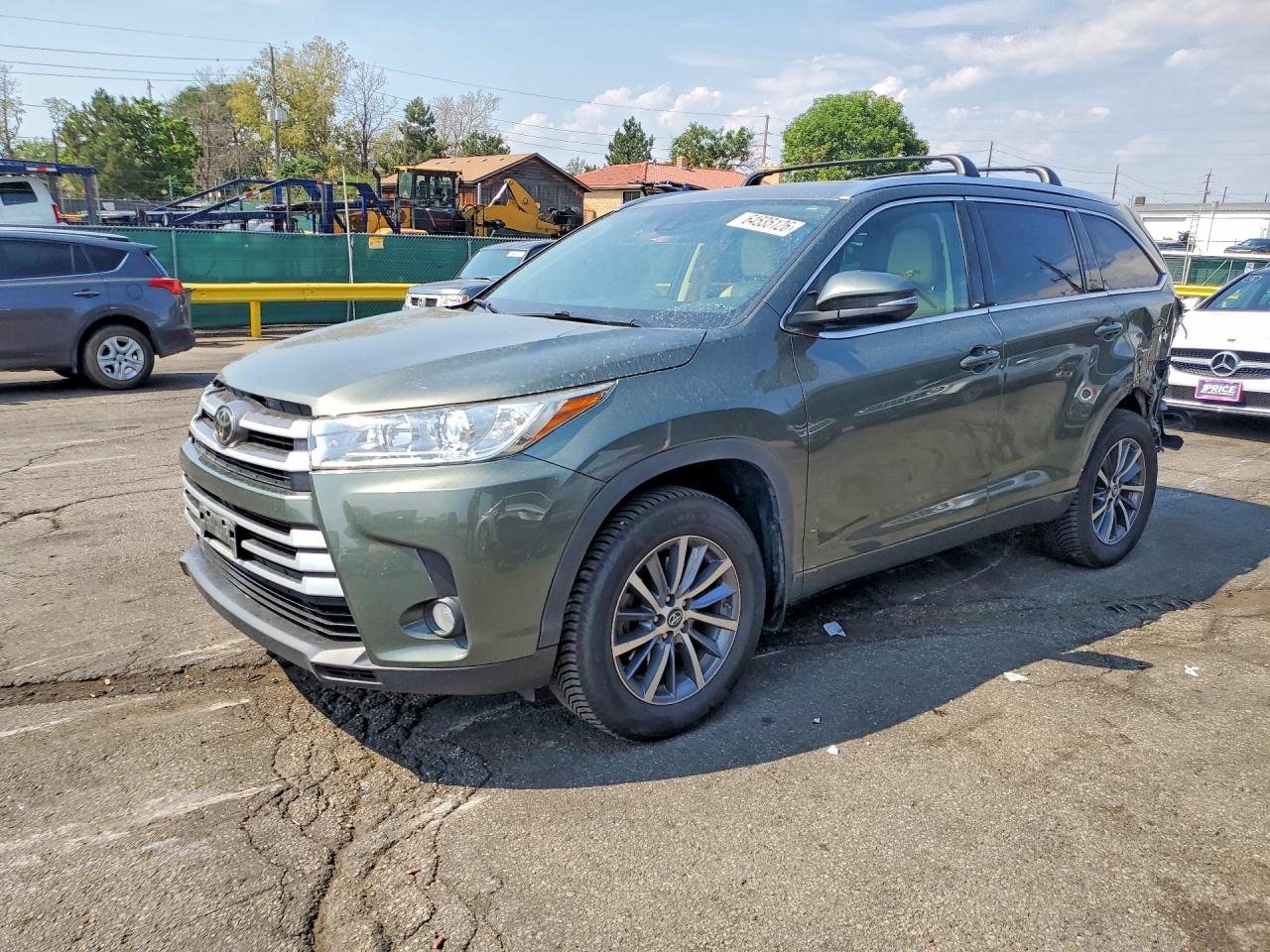 2017 TOYOTA HIGHLANDER XLE
