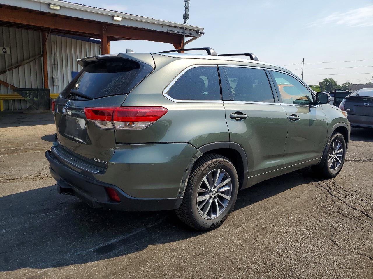 2017 TOYOTA HIGHLANDER XLE — снимка 3