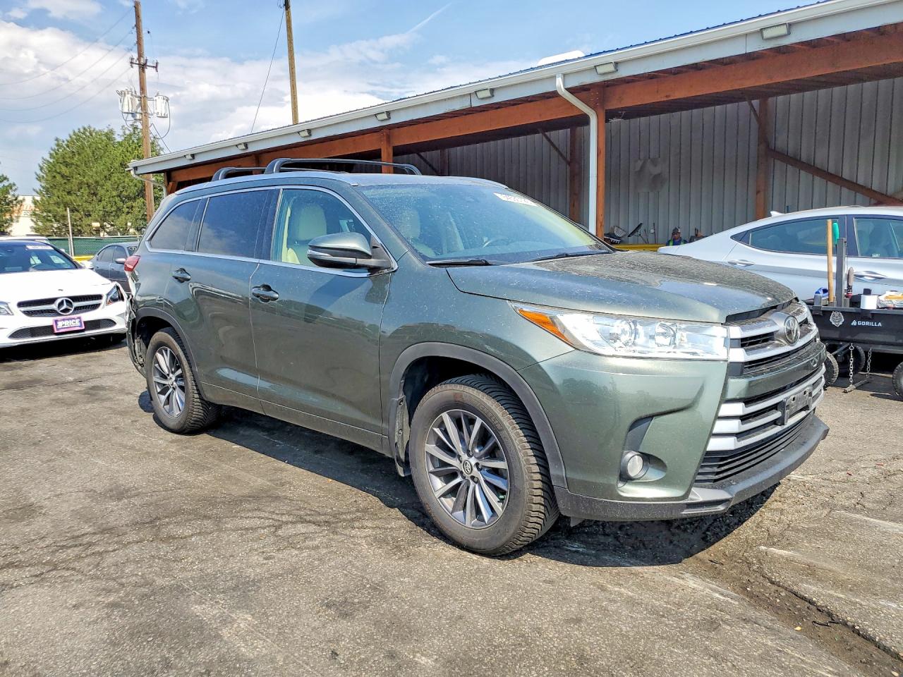2017 TOYOTA HIGHLANDER XLE — снимка 4