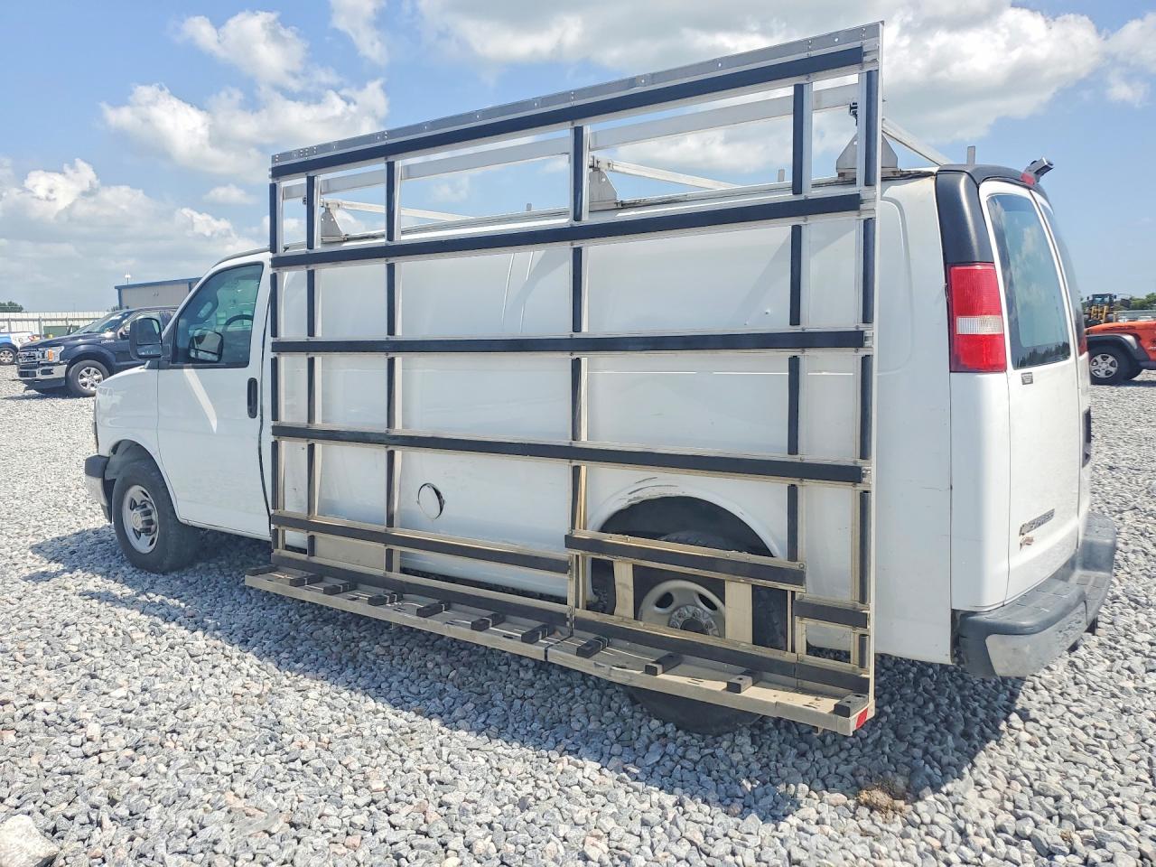 2018 CHEVROLET EXPRESS G2500 — снимка 2