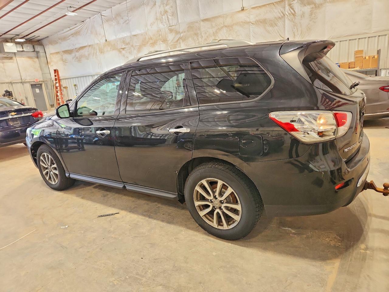 2015 NISSAN PATHFINDER SV — снимка 2
