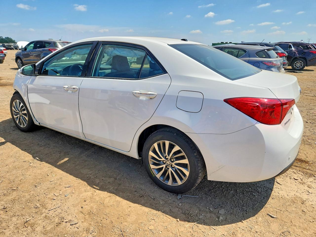 2018 TOYOTA COROLLA XLE — снимка 2