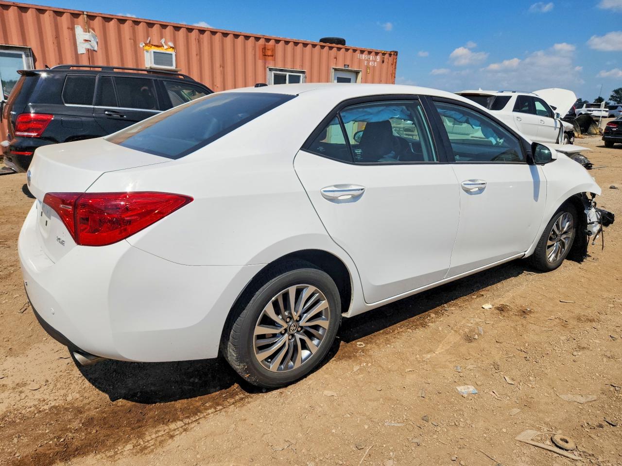 2018 TOYOTA COROLLA XLE — снимка 3