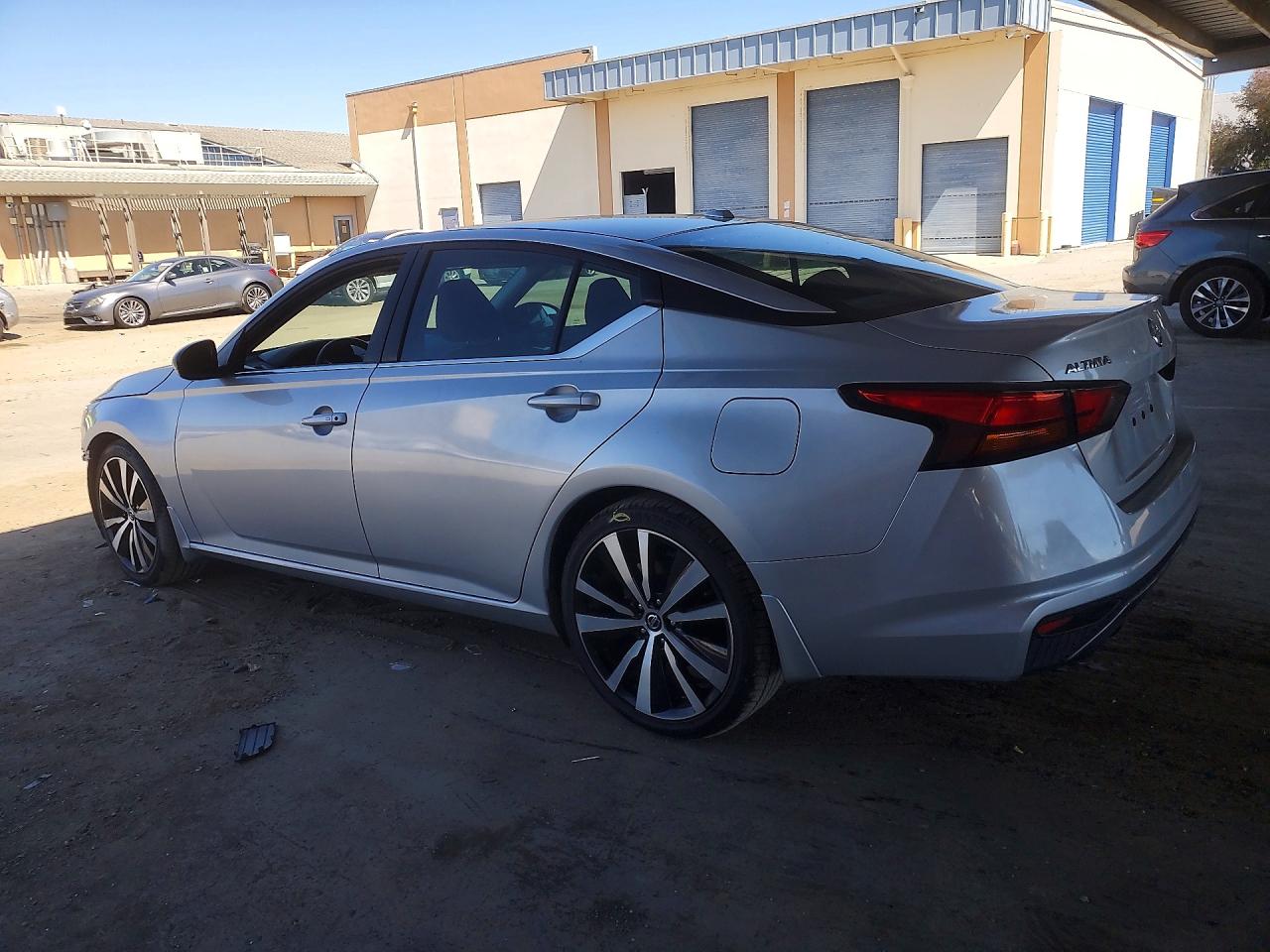 2019 NISSAN ALTIMA SR — снимка 2