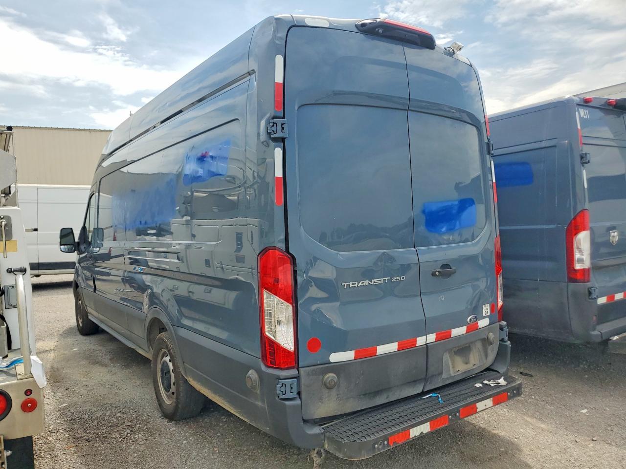 2020 FORD TRANSIT T-250 — снимка 2