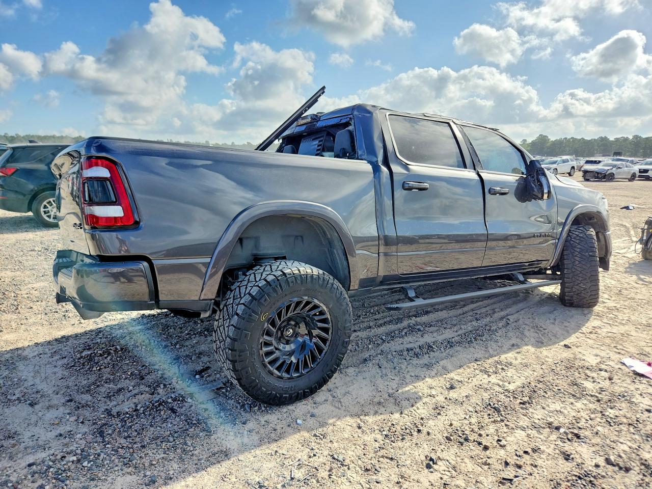 2022 RAM 1500 LIMITED — снимка 3