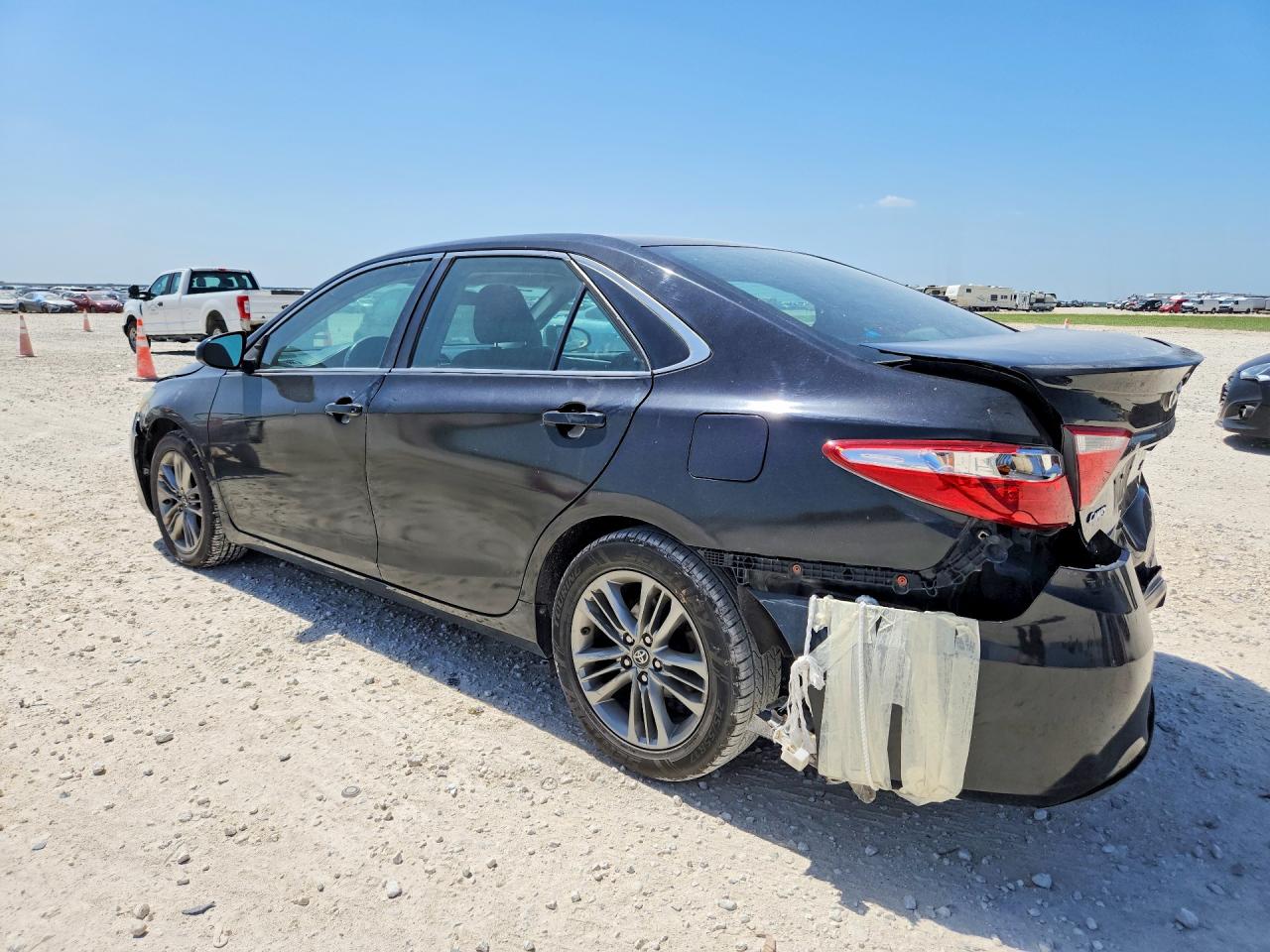 2016 TOYOTA CAMRY SE — снимка 2