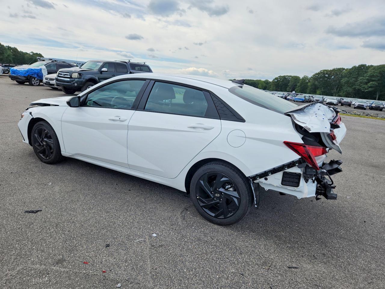 2026 HYUNDAI ELANTRA SEL SPORT — снимка 2