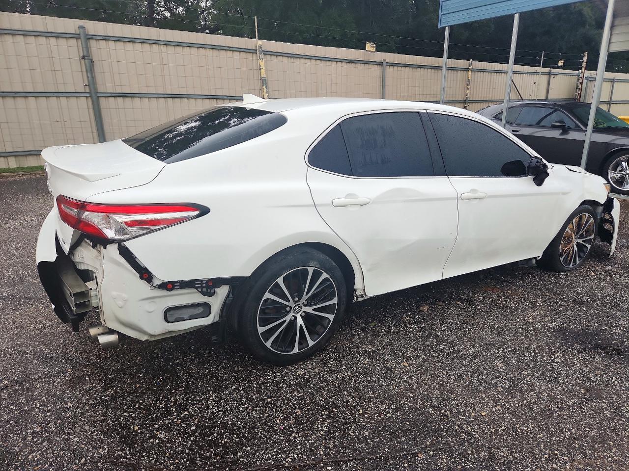 2020 TOYOTA CAMRY SE — снимка 3