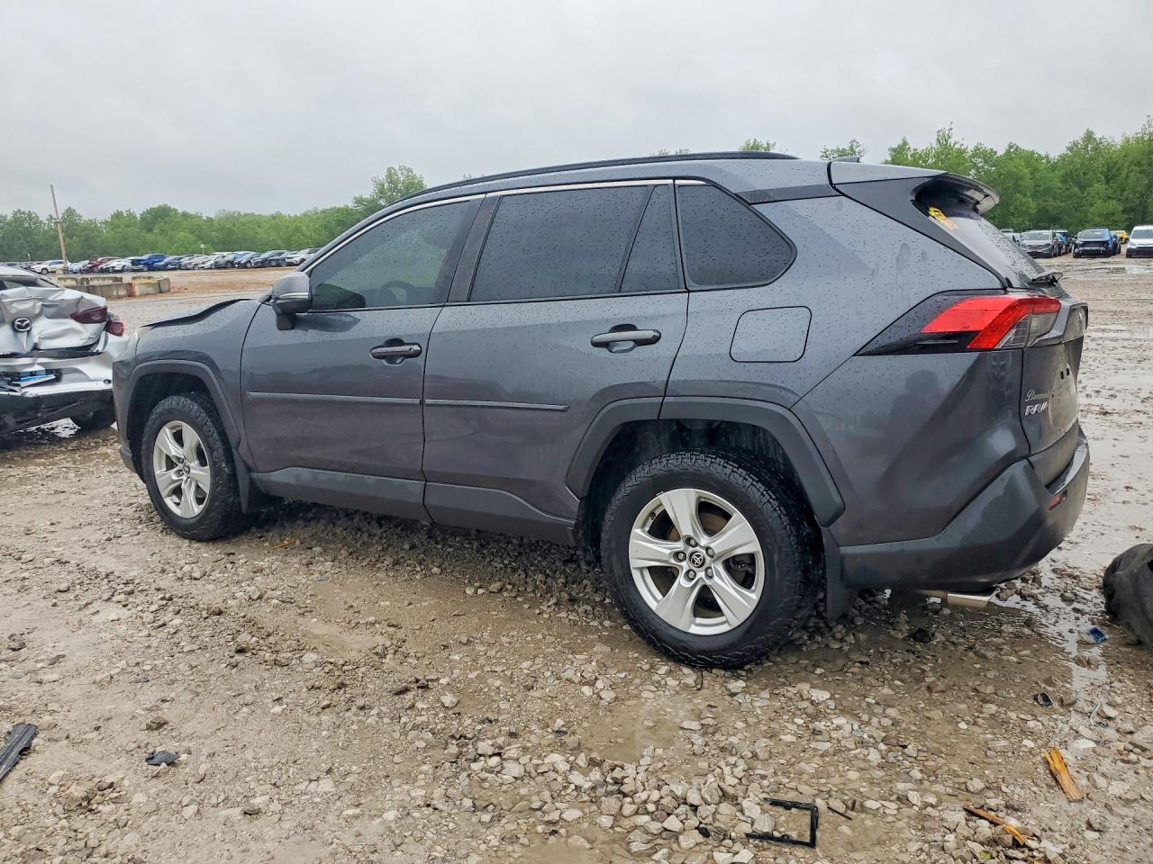 2020 TOYOTA RAV4 XLE — снимка 2