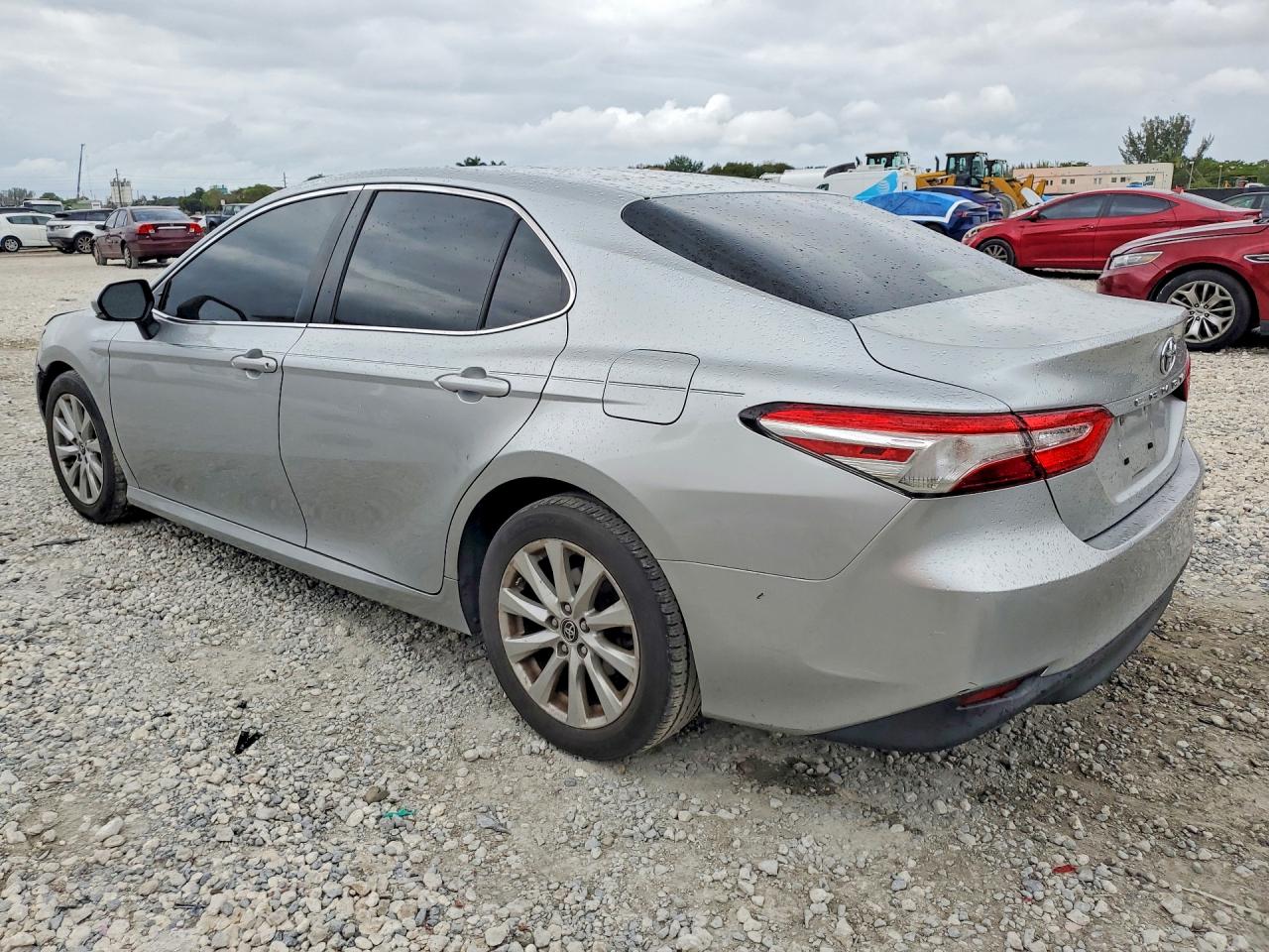 2018 TOYOTA CAMRY LE — снимка 2