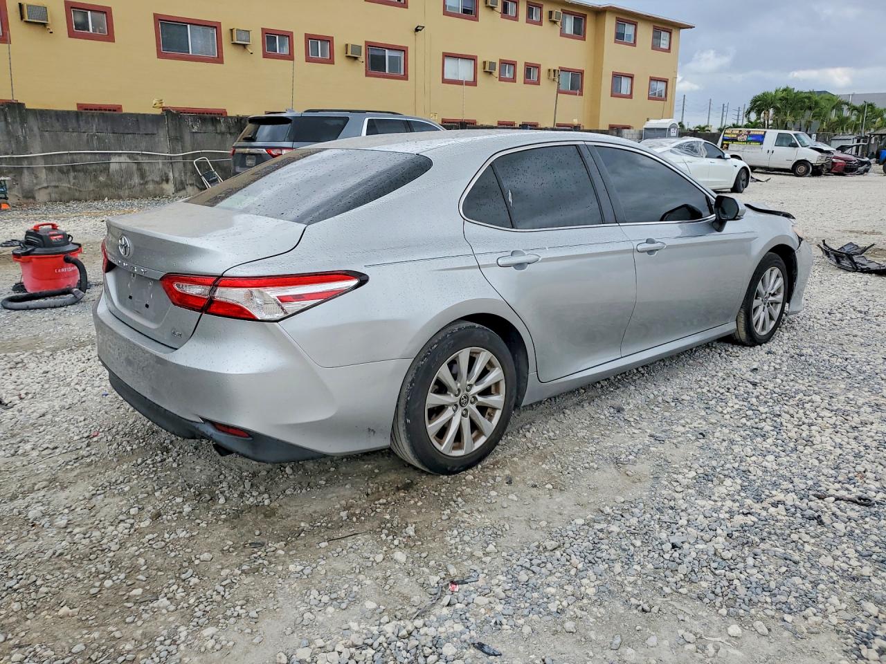 2018 TOYOTA CAMRY LE — снимка 3