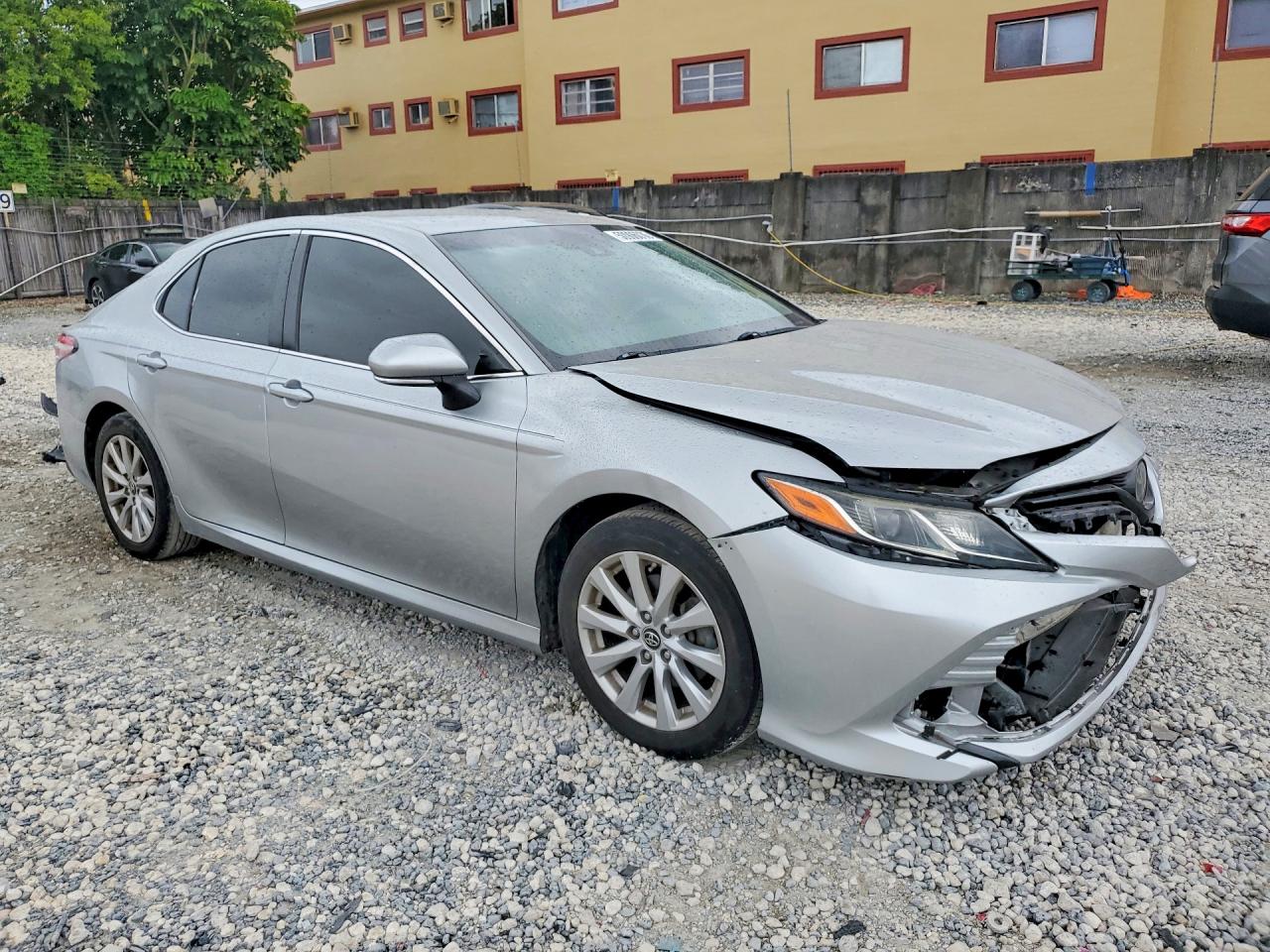 2018 TOYOTA CAMRY LE — снимка 4